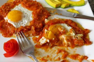 Huevos Rancheros Mexicanos — The Frugal Chef